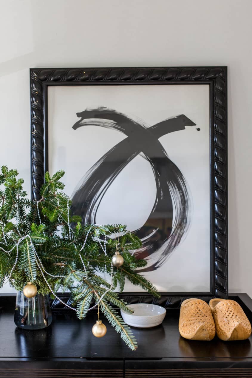 House Tour: A Chic Holiday-ready Austin Bungalow | Apartment Therapy